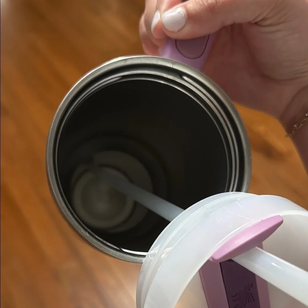 Hand Painted Marla Bracey Designs 40oz Stanley - Picture 6 of 6